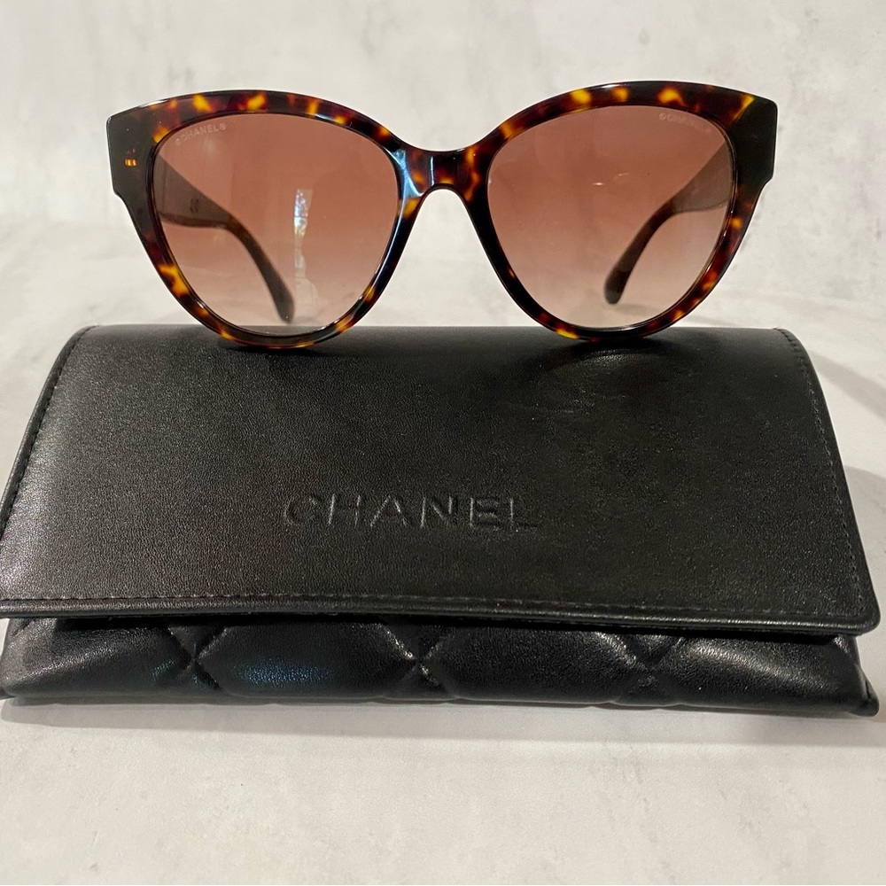❗️SOLD❗️Chanel sunglasses